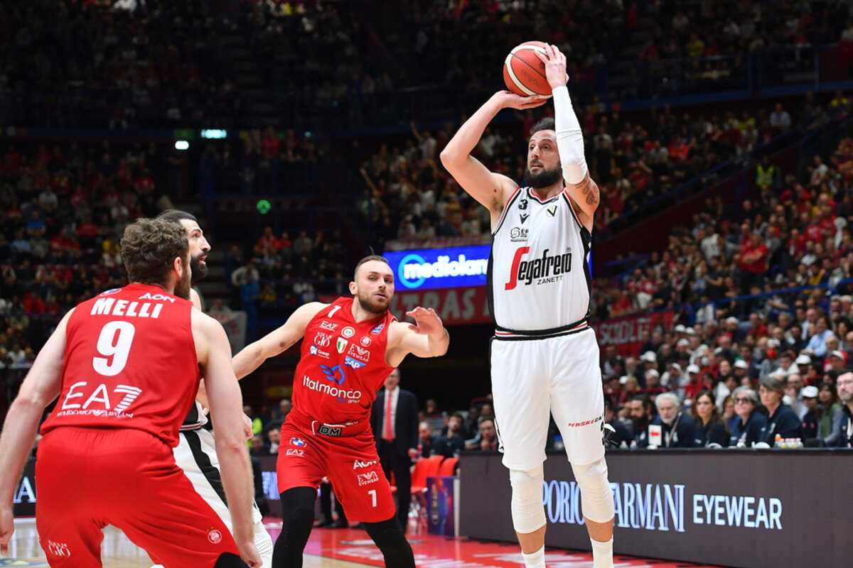 La Virtus Bologne s'impose à Milan et prend la tête BeBasket