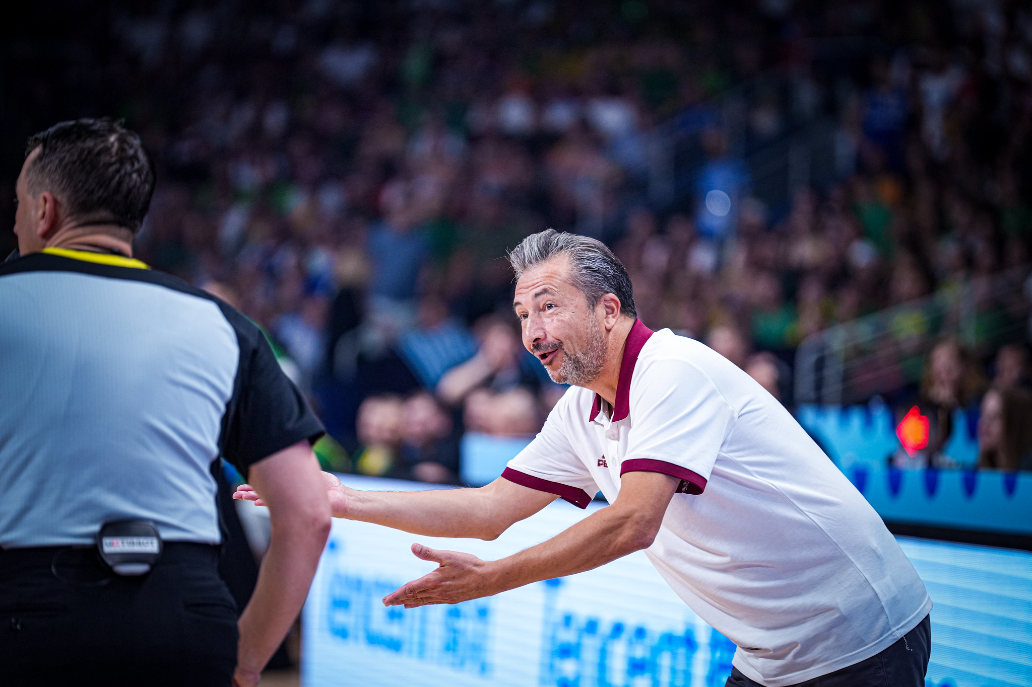 Après les départs de Svetislav Pesic et Gianmarco Pozzecco, les fédérations serbes et italiennes ont nommé Dusan Alimpijevic et Luca Banchi à la tête de leur équipe nationale respective.