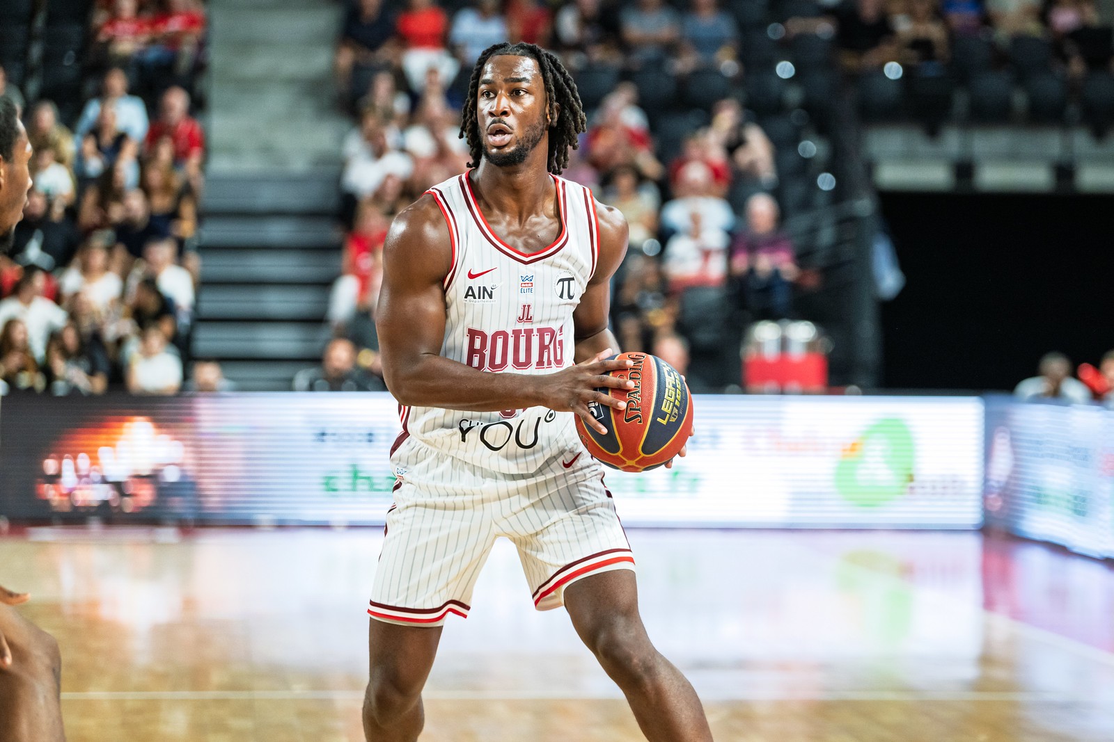 Adam Mokoka est l'une des recrues phares de la JL Bourg