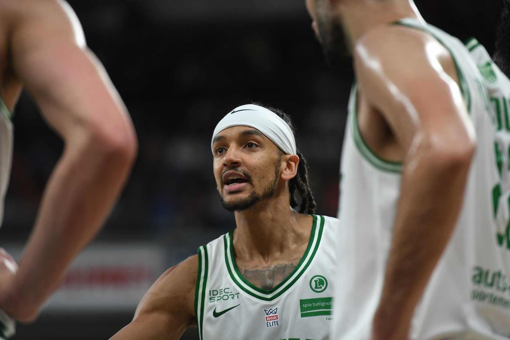 https://cdn.bebasket.fr/resources/images/blog/benjamin-sene-et-nanterre-sont-alles-gagner-a-chalon-1f09e456-e447-699e-8c1c-37d6e937687e.jpg