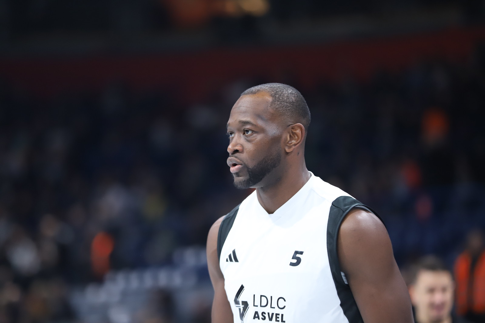 https://cdn.bebasket.fr/resources/images/blog/charles-kahudi-est-de-retour-a-la-jda-dijon-1f09ea4e-5cd0-60d0-ac25-f9453a287be8.jpg