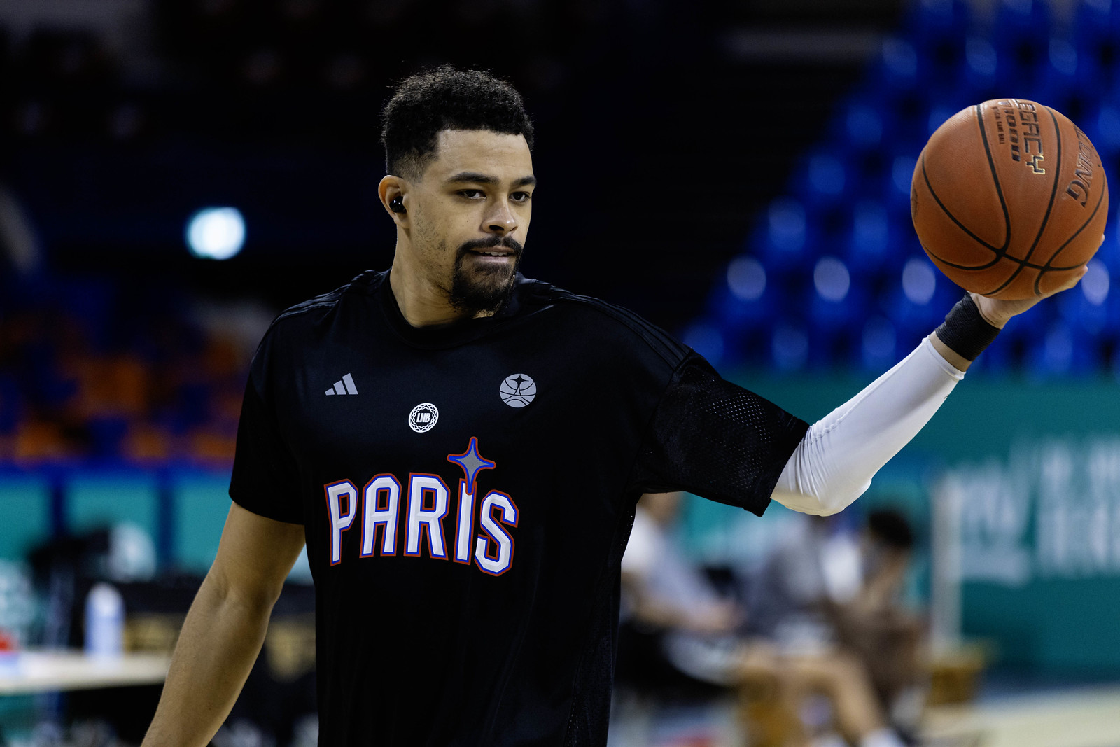https://cdn.bebasket.fr/resources/images/blog/collin-malcolm-nest-officiellement-plus-un-joueur-du-paris-basketball-1f05bf67-99ad-6ec8-86aa-13529dfd8eb3.jpg