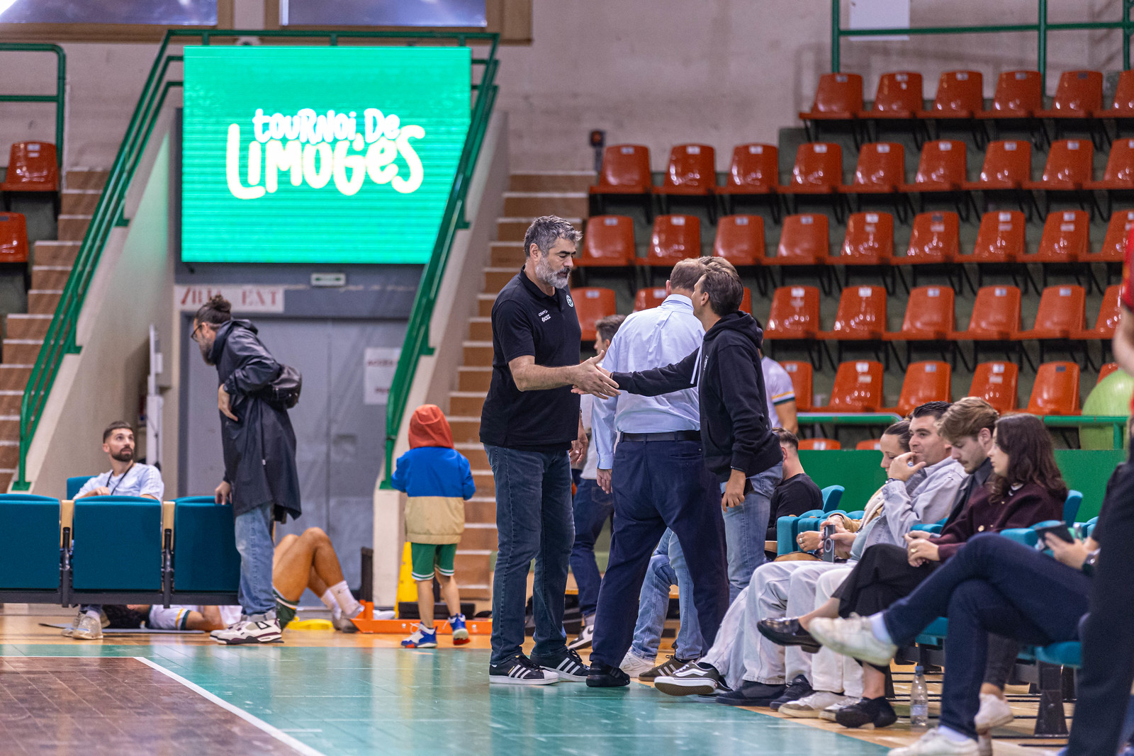 https://cdn.bebasket.fr/resources/images/blog/crawford-palmer-lors-du-tournoi-de-limoges-le-14-septembre-a-beaublanc-1f0988af-6827-65d8-93bf-cbfbf4230315.jpg