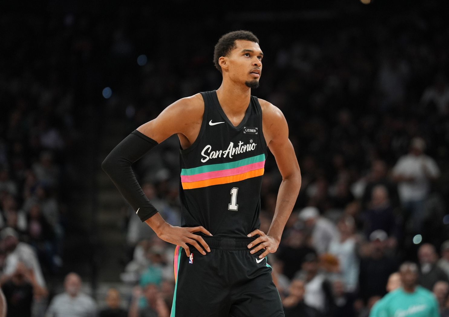 Nouveau coup dur pour Victor Wembanyama qui va rater « quelques semaines » à cause d'une élongation aux mollets, apparemment bénigne.