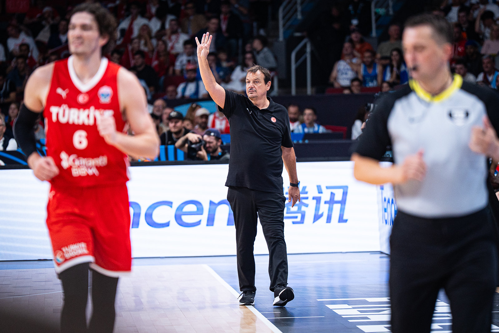Ergin Ataman a tout gagné en club en Europe, va-t-il remporter l'EuroBasket