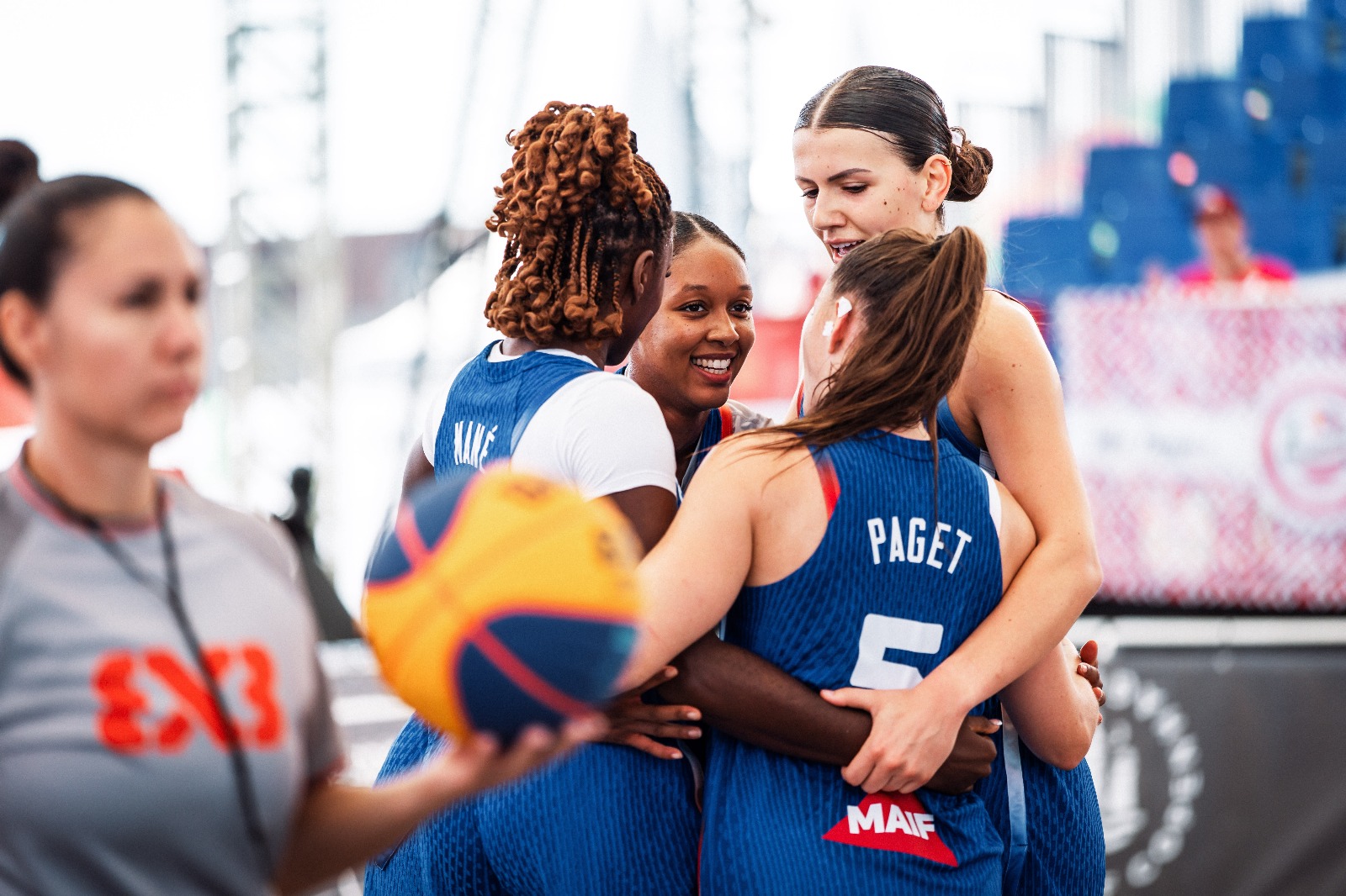 Opposée aux championnes olympiques allemandes, l’équipe de France a surmonté l’obstacle et se hisse en demi-finale face à la Lituanie.