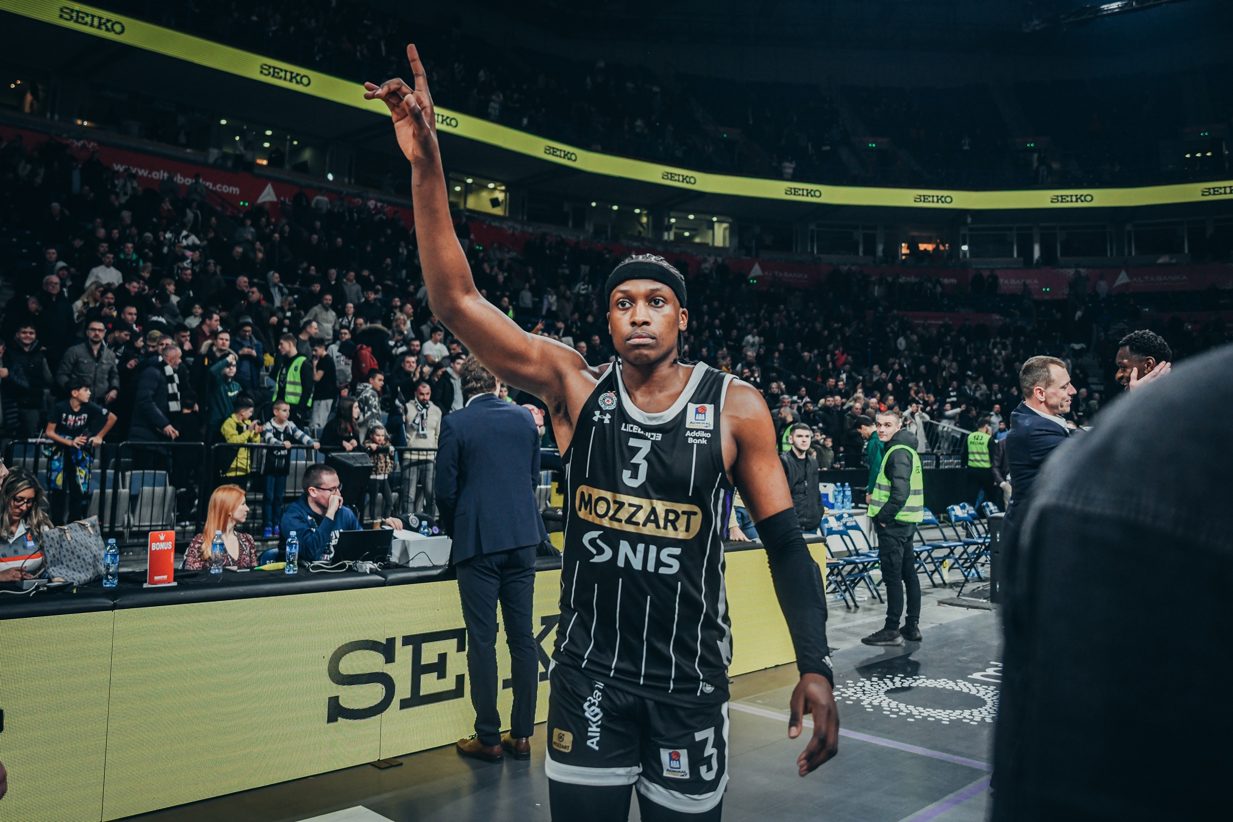 EuroLeague - Frank Ntilikina devrait quitter le Partizan Belgrade pour rejoindre l’Olympiakos. Un accord a été trouvé entre les deux clubs et l’international français est attendu à Athènes pour renforcer le backcourt grec aux côtés d’Evan Fournier et de Moustapha Fall.