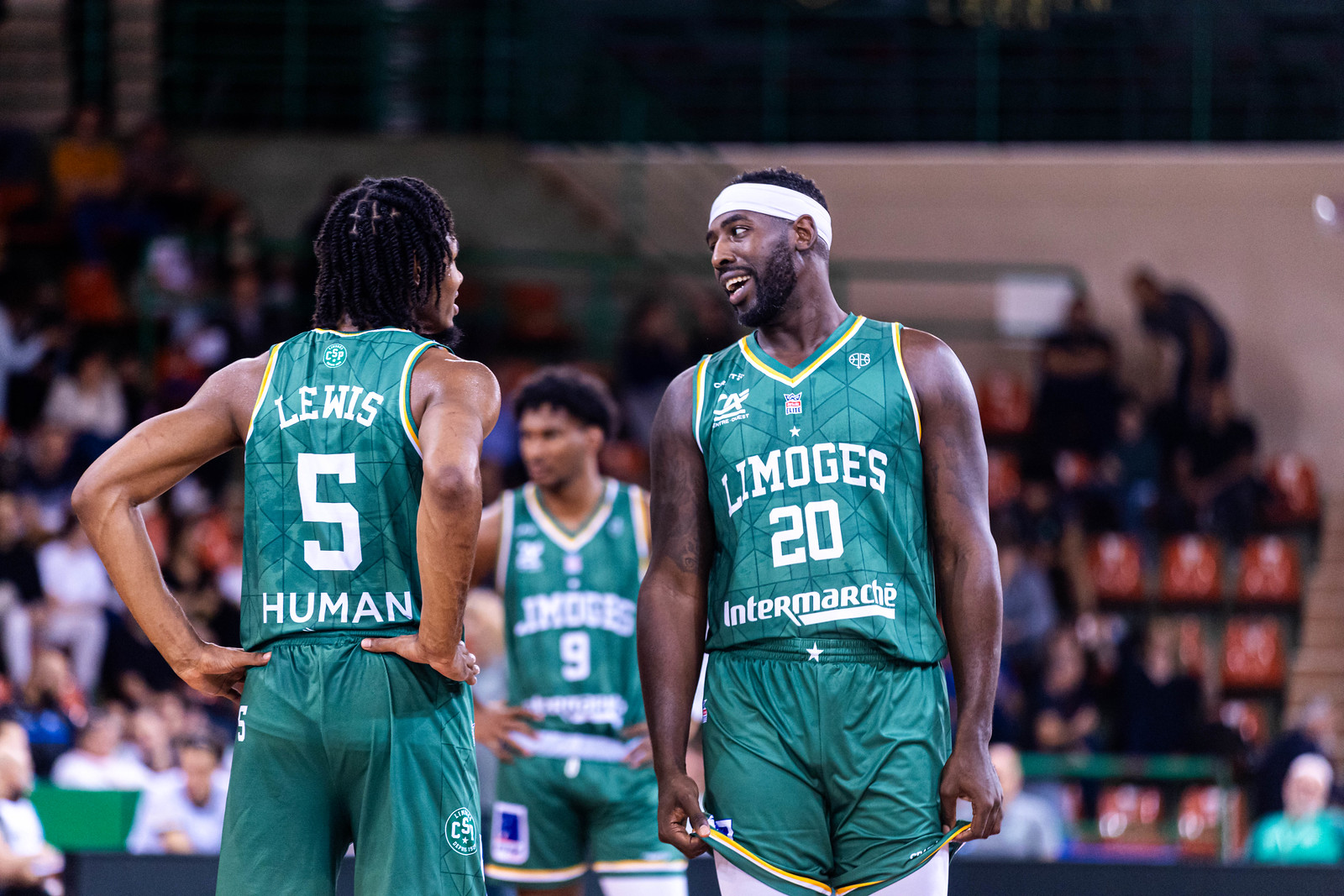 https://cdn.bebasket.fr/resources/images/blog/gavin-ware-lavoue-il-se-dit-nerveux-avant-sa-premiere-officielle-avec-le-limoges-csp-a-beaublanc-1f09b7f6-df32-6210-b419-6f101bf45283.jpg