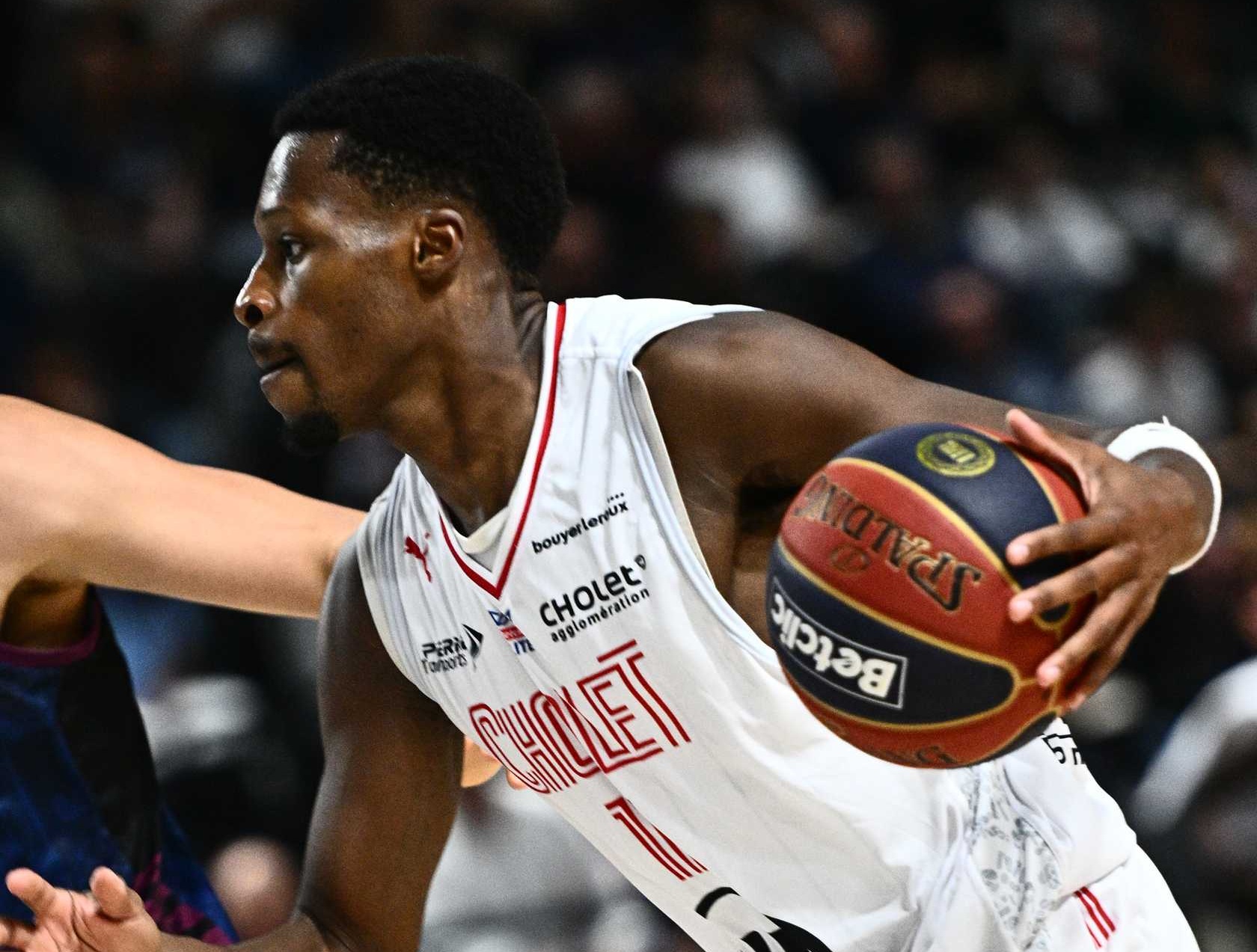 https://cdn.bebasket.fr/resources/images/blog/gerald-ayayi-lors-de-dijon-cholet-1f0a83cf-5702-6aca-8a99-375e371d9cc1.jpg