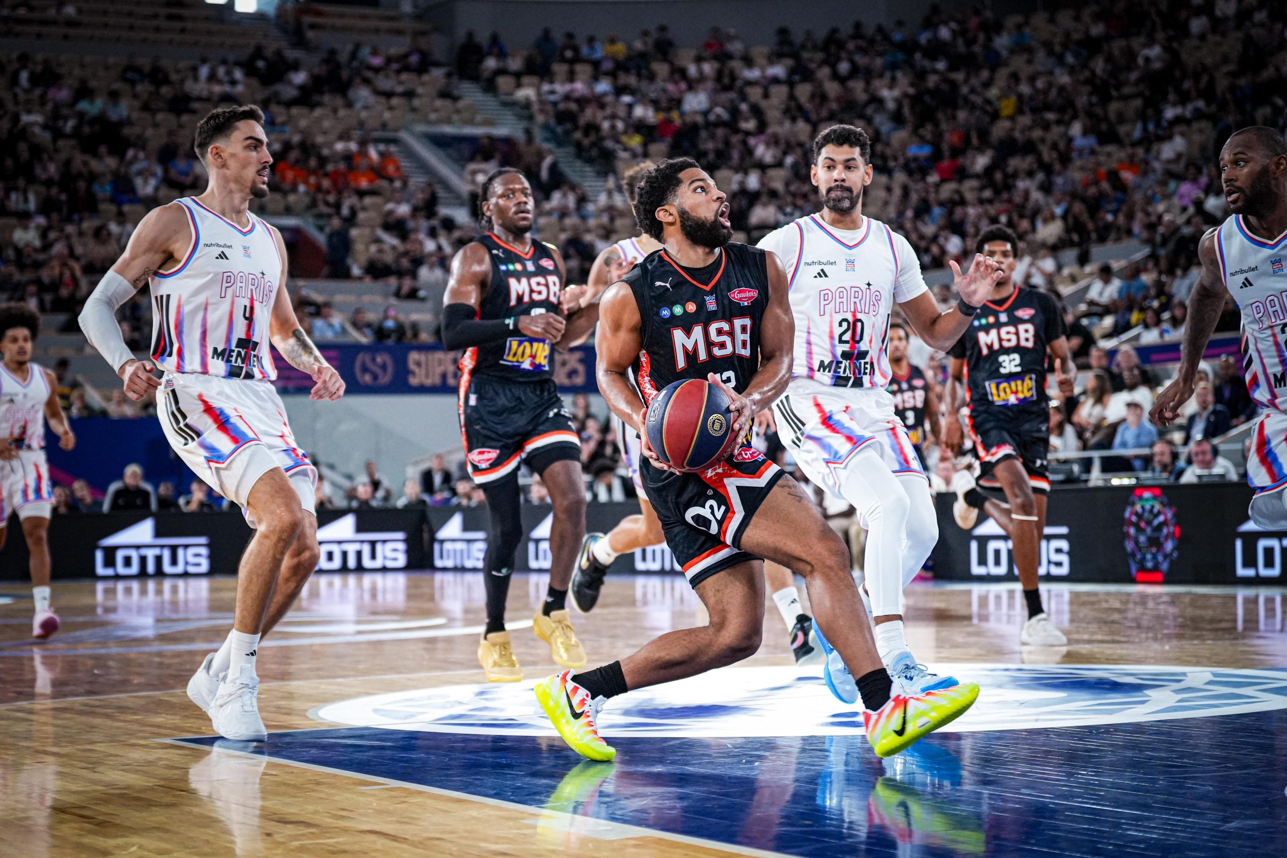 Dominant collectivement jusque dans les dernières minutes, Le Mans est venu à bout du Paris Basketball en demi-finale de la SuperCoupe LNB.
