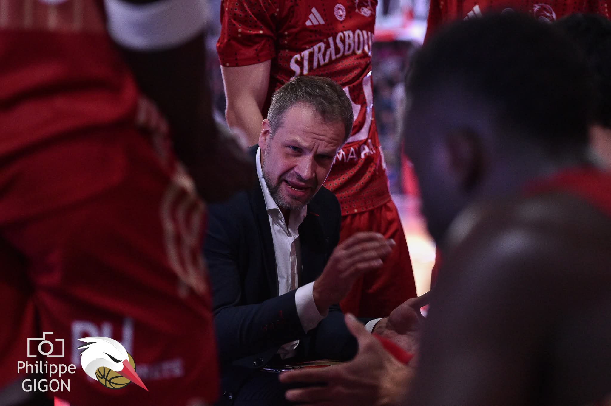 Tombeurs du Mans la semaine passée, les Strasbourgeois sont parvenus à mettre un pied sur le podium grâce à leur victoire au Rhénus face à Boulazac (86-82), dans le multiplex de la 8e journée de Betclic ELITE. Toutefois, cela ne fut pas chose aisée pour la SIG d’un Mike Davis Jr. resté en civil, dominée […]