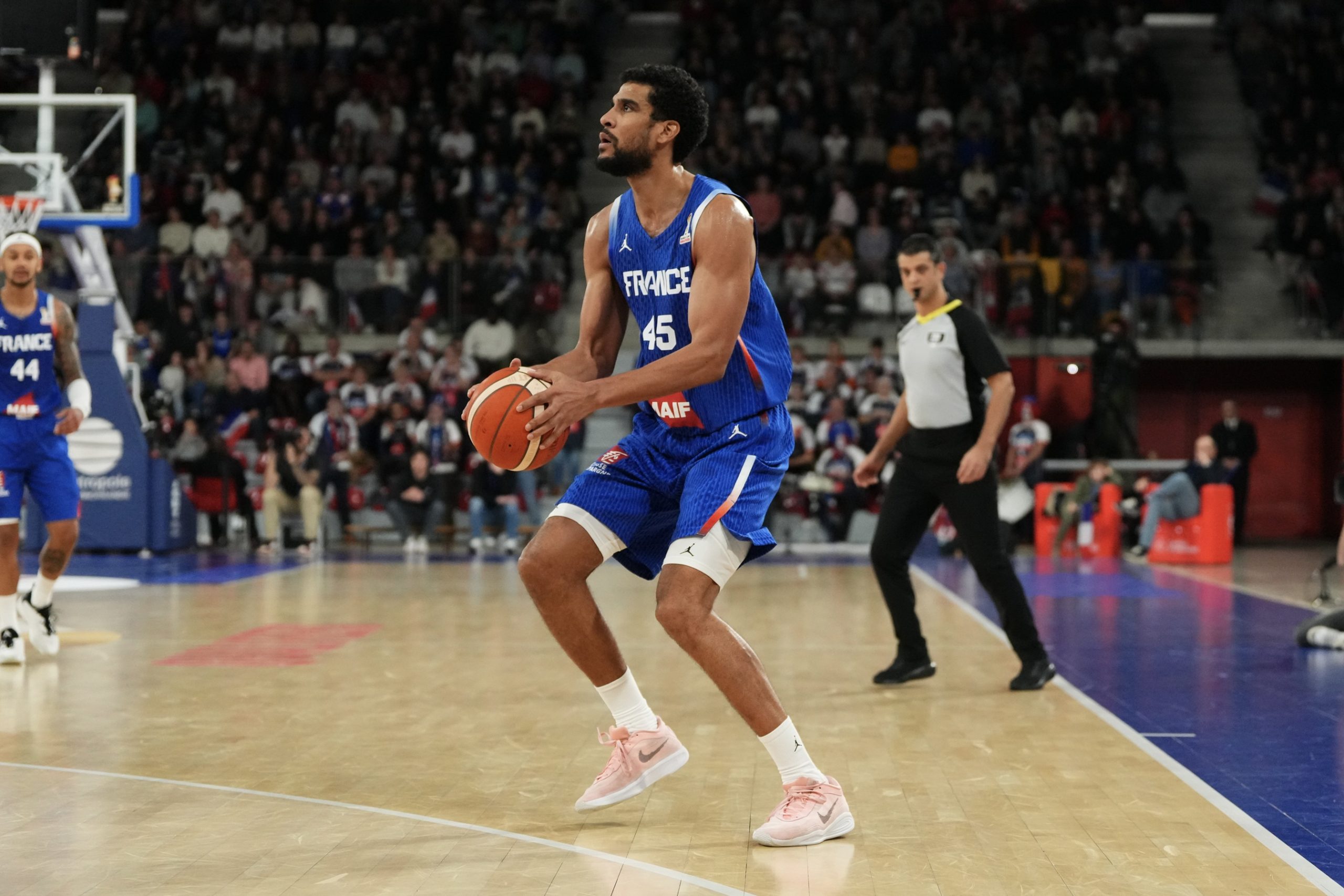 Louis Labeyrie va disputer le match entre la Finlande et la France ce lundi 1er décembre