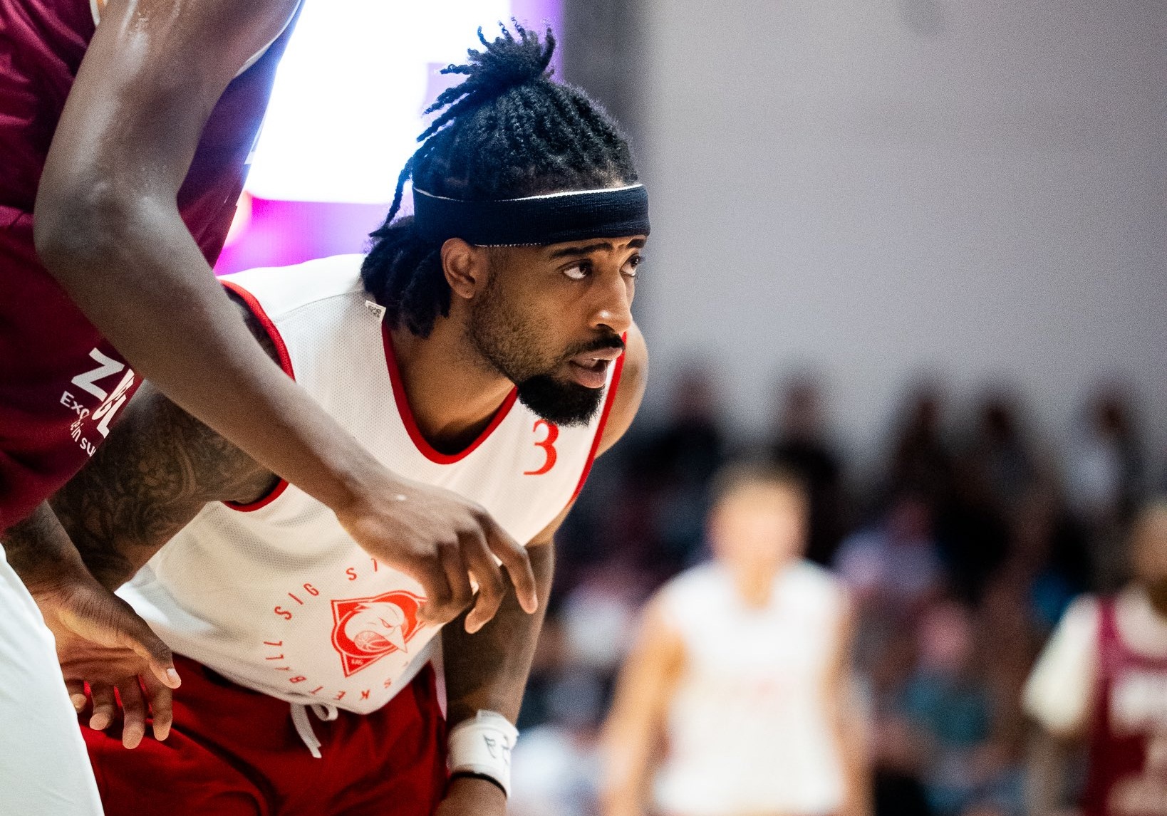 https://cdn.bebasket.fr/resources/images/blog/marcus-keene-a-plante-23-points-lors-du-premier-match-de-preparation-de-la-sig-strasbour-1f0819b3-be66-6406-bcba-2d845c215ff4.jpg