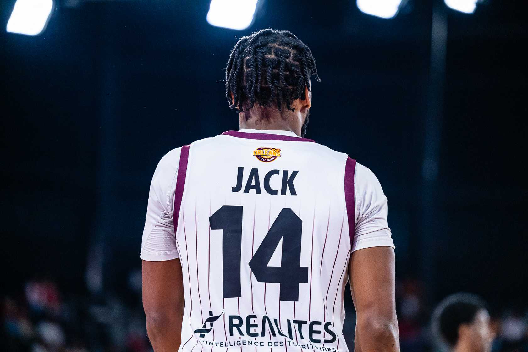 Pro B - Alors que sa mère, Felisha Legette-Jack, coach de l'université de Syracuse (NCAA), venait le voir jouer pour la première fois en professionnel, Maceo Jack (Orléans) a planté 26 points en 20 minutes contre la JA Vichy.