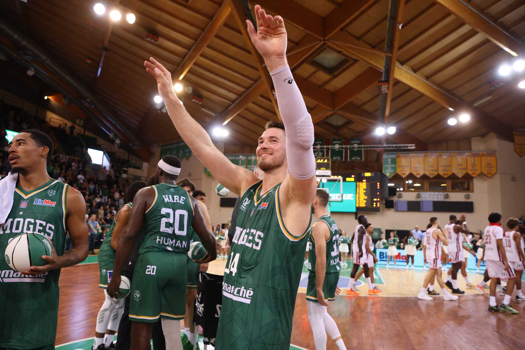 Après la victoire inaugurale du Mans à Dijon, la première journée de Betclic ÉLITE s'est poursuivie par les larges succès à domicile de Limoges, Cholet et Boulazac.