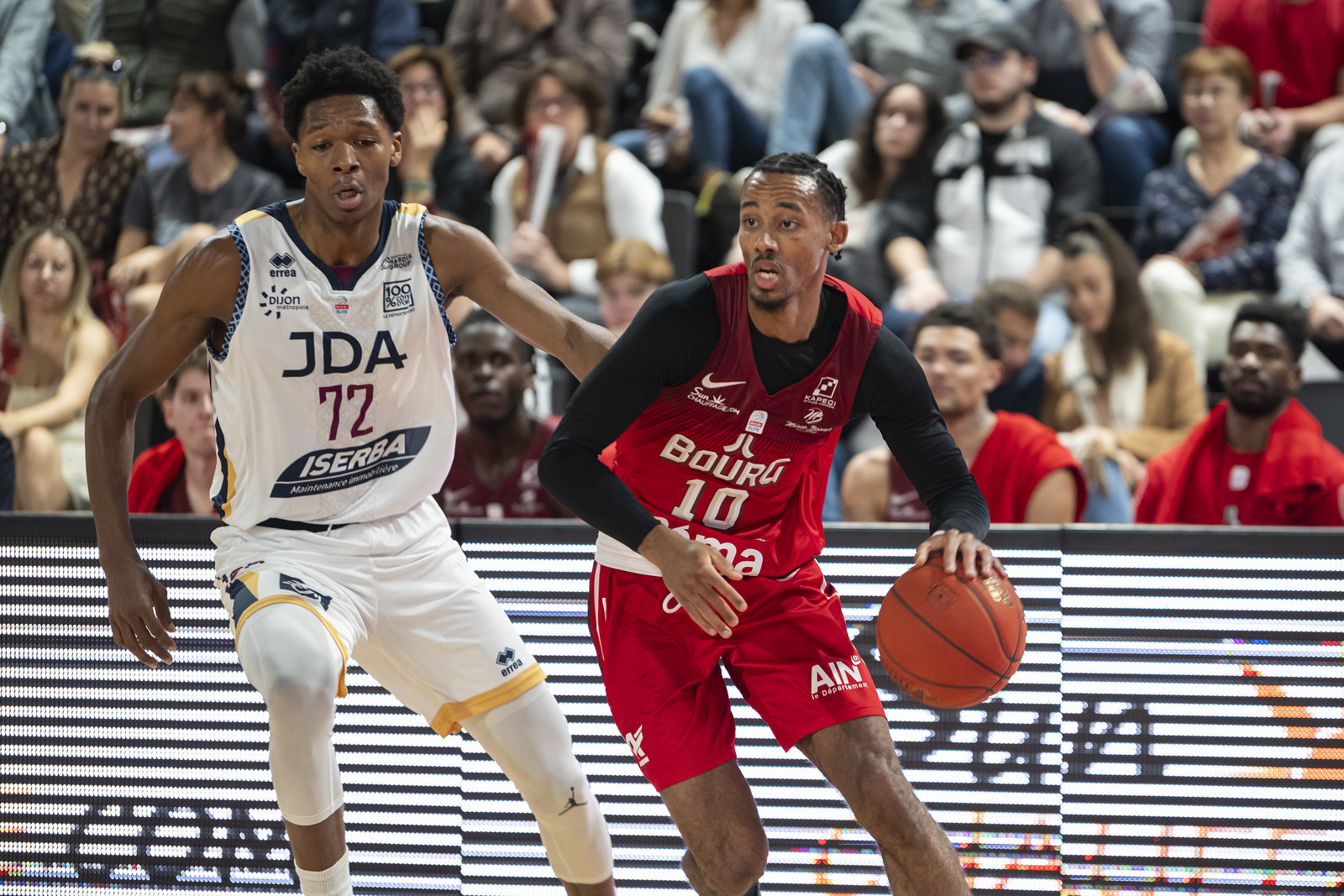 https://cdn.bebasket.fr/resources/images/blog/mehdy-ngouama-est-officiellement-un-nouveau-joueur-de-lasvel-1f0a2e60-8f9b-6fae-9a67-517de7db4a83.jpg
