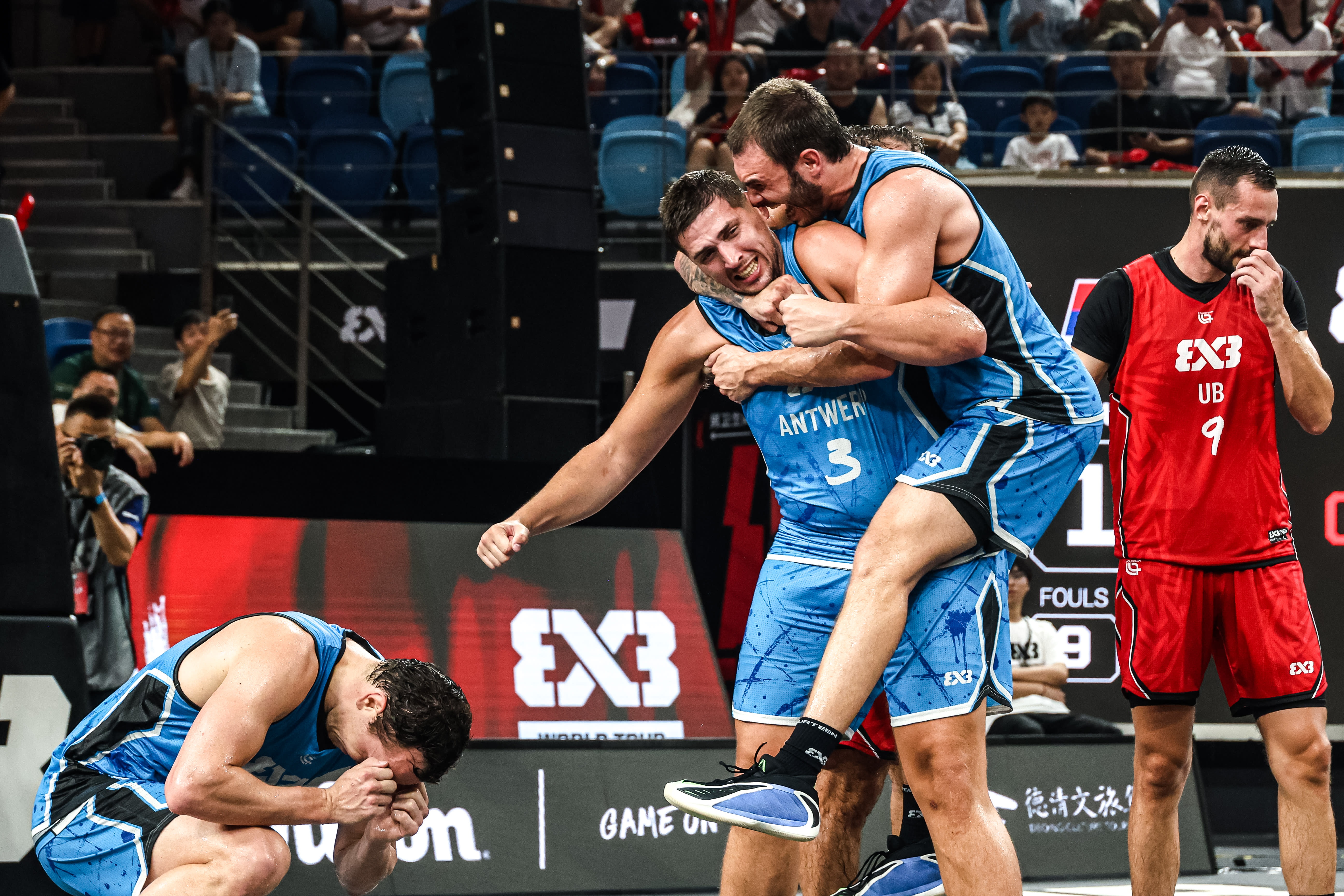 La joie de Team Antwerp après la victoire