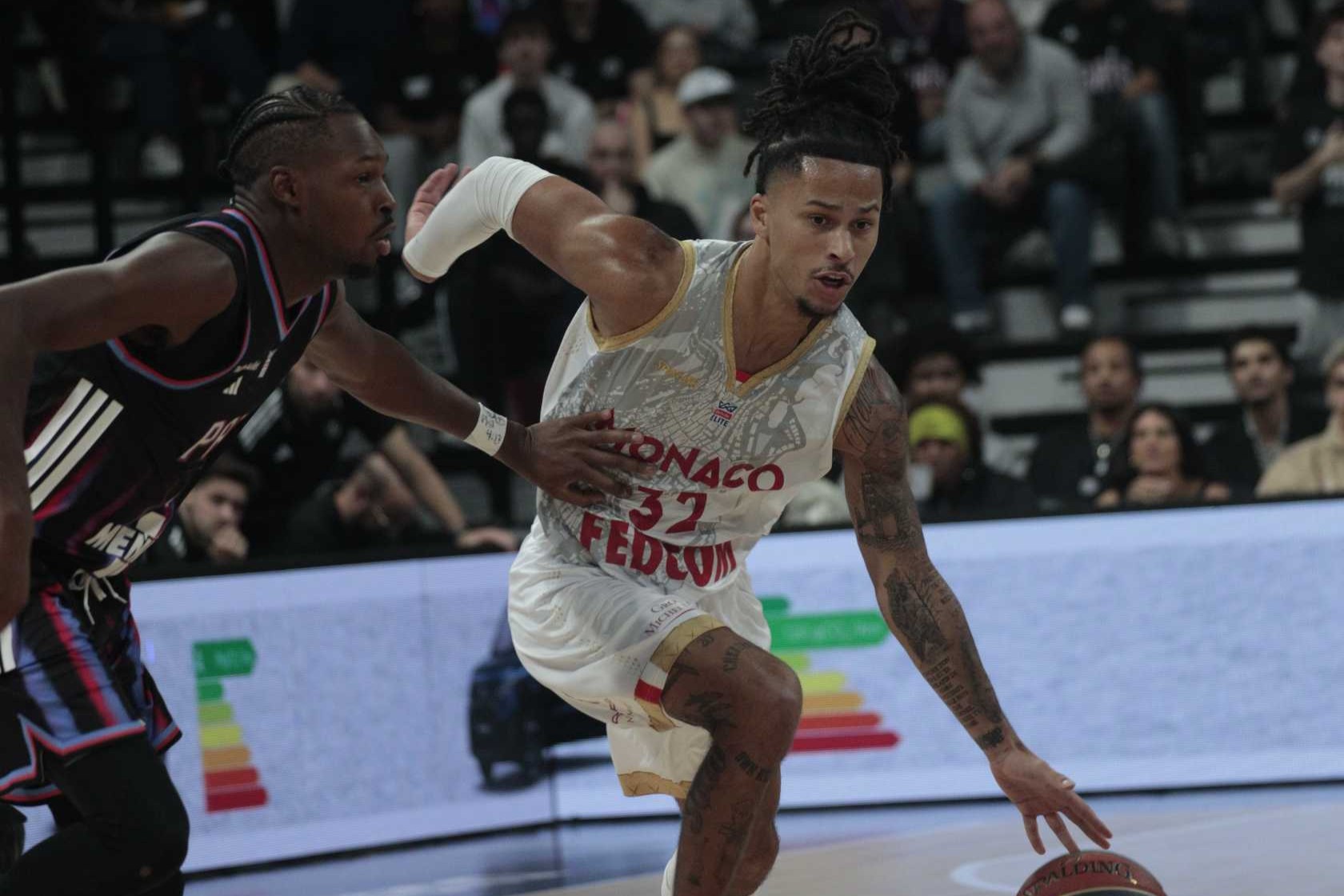 Dans le choc de la 3e journée de championnat, Monaco s’est imposé dans la douleur à l’Adidas Arena (99-94) face au Paris Basketball.