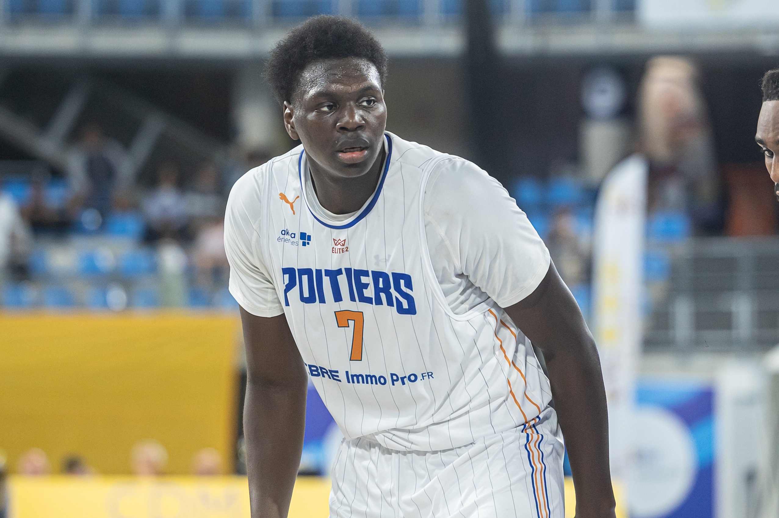 How does Ngoy's decision compare to other NBA draft scenarios?