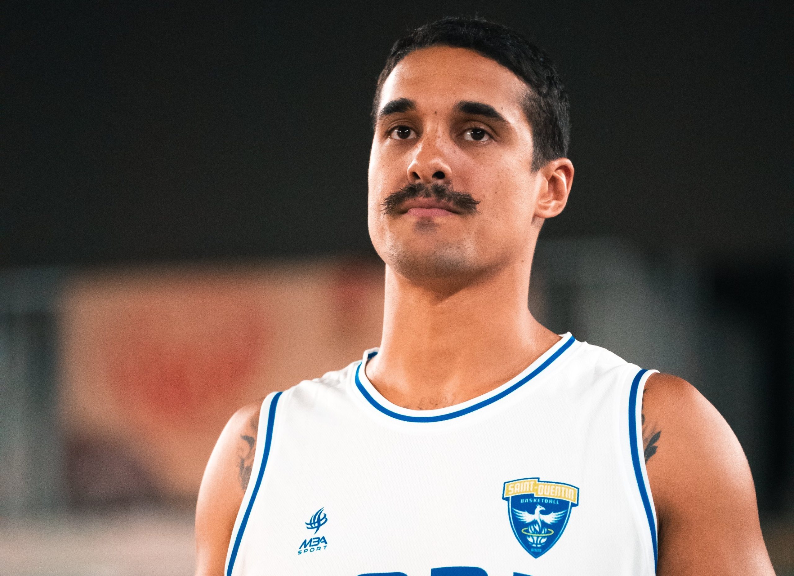 https://cdn.bebasket.fr/resources/images/blog/nick-johnson-a-manque-dadresse-dans-la-defaite-de-saint-quentin-en-presaison-contre-bruxelles-scaled-1f086695-604e-6f38-a72f-072f2fe2ddc4.jpeg