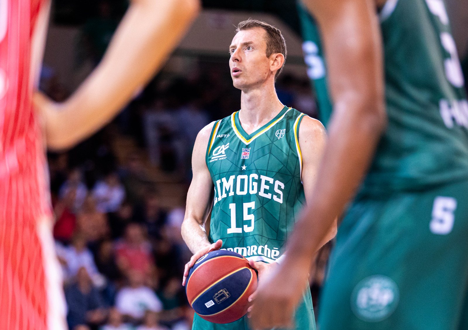 Nicolas Lang manque très peu la cible à 3-points sur ce début de saison