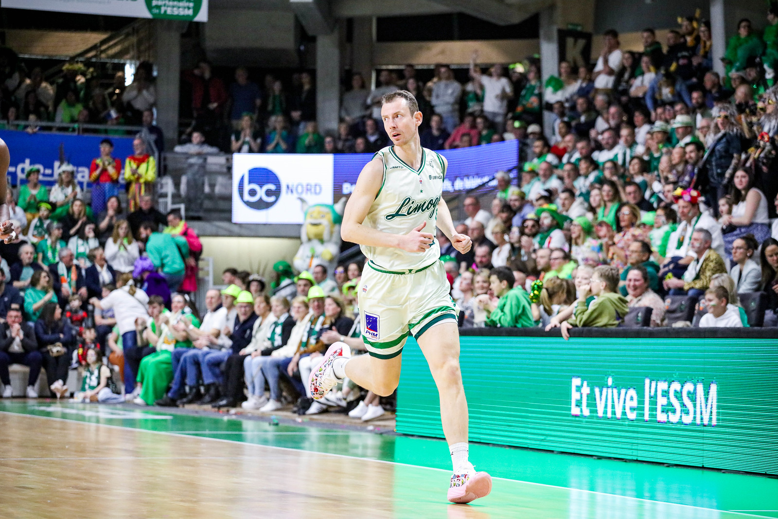 NM1 - Nicolas Lang, capitaine emblématique du Limoges CSP et recordman du nombre de 3-points marqués en LNB, a annoncé sur LinkedIn qu’il rejoignait le projet du Mulhouse Basket, sa ville natale, en parallèle de sa carrière professionnelle.