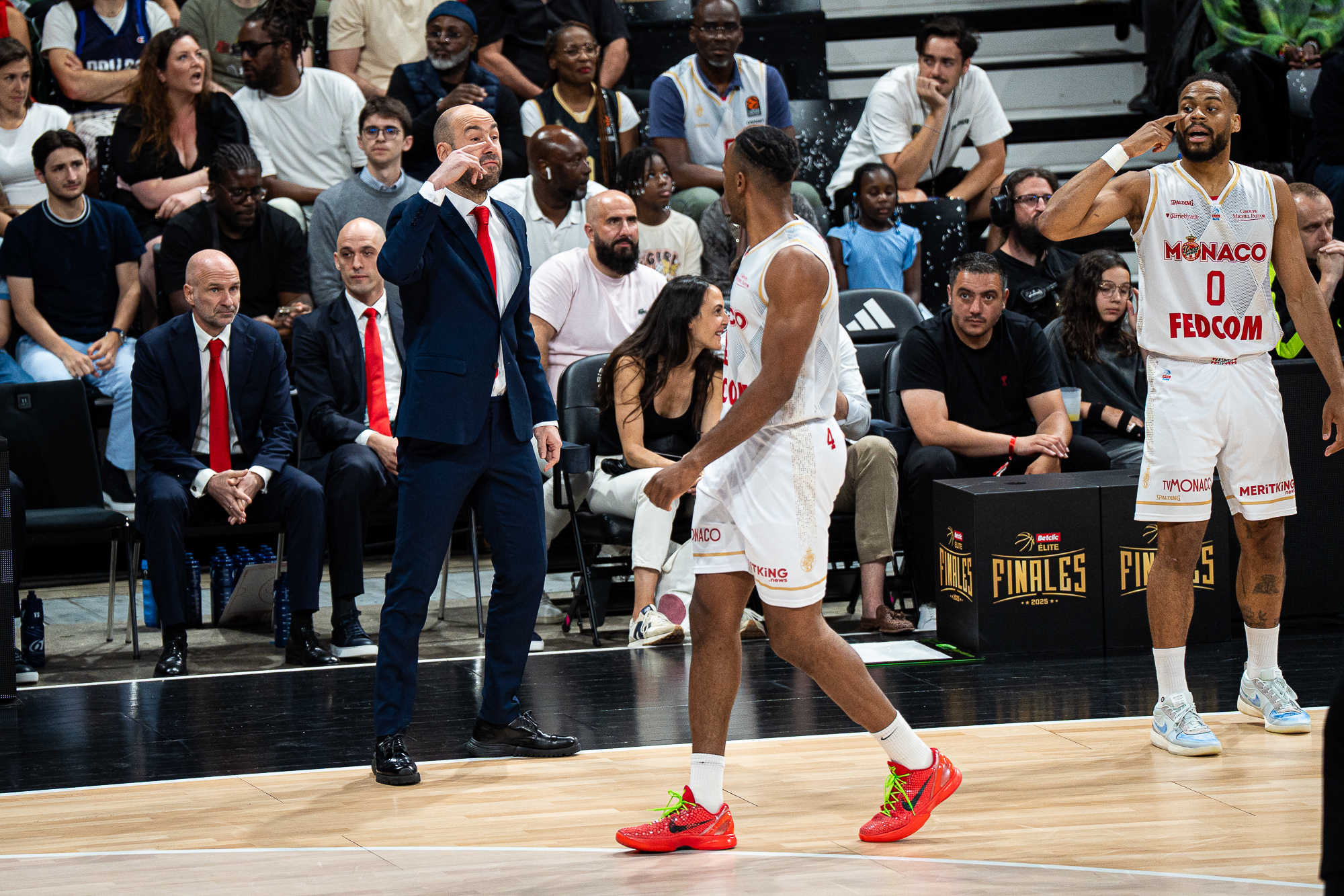 https://cdn.bebasket.fr/resources/images/blog/paris-monaco-match-5-finale-betclic-elite-2025-23-1f0535c5-795e-6e14-a979-d582384db678.jpg