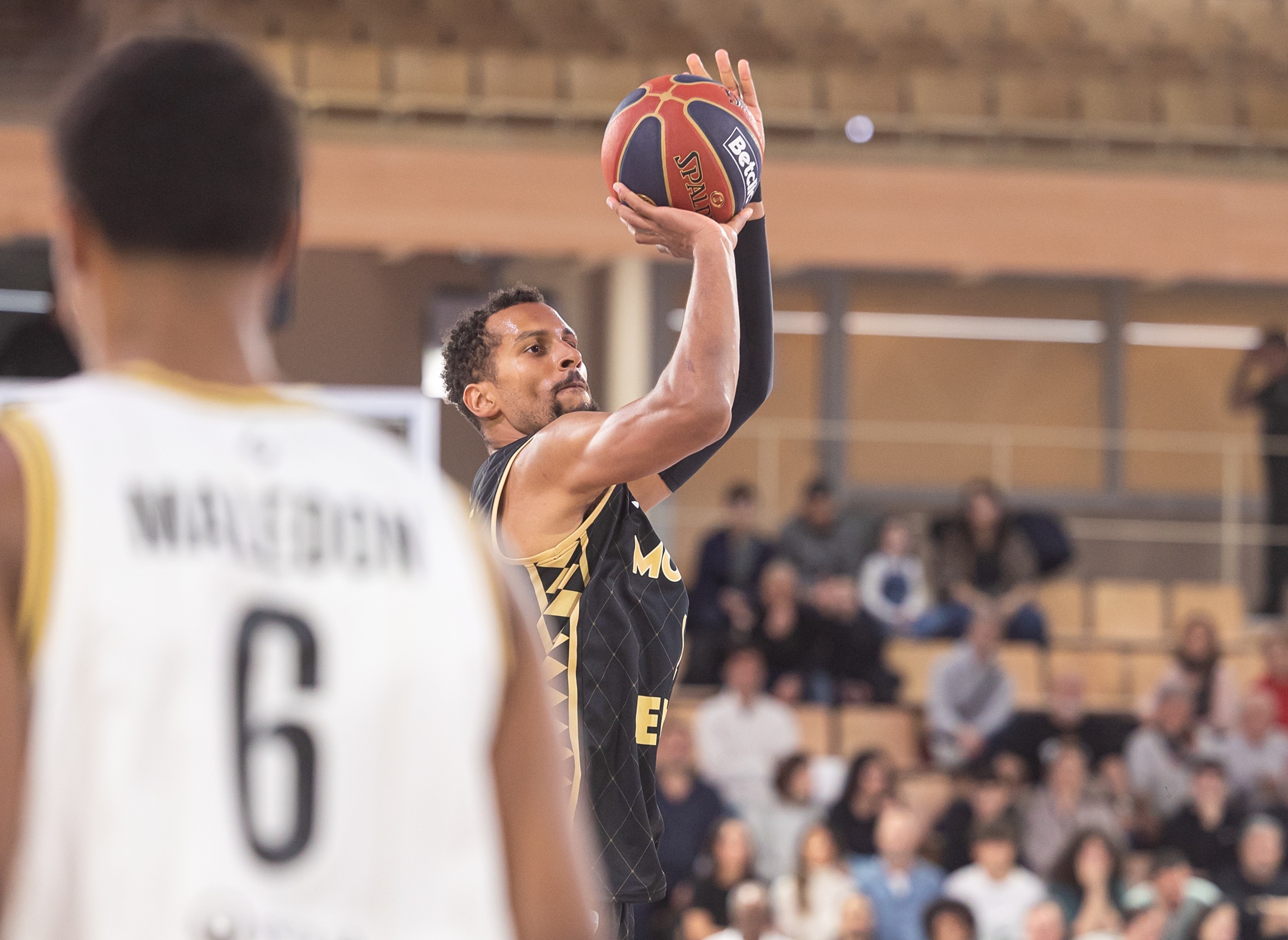 https://cdn.bebasket.fr/resources/images/blog/petr-cornelie-a-tres-peu-joue-a-las-monaco-1f06e00d-1e28-607e-9632-857a34d1b006.jpg