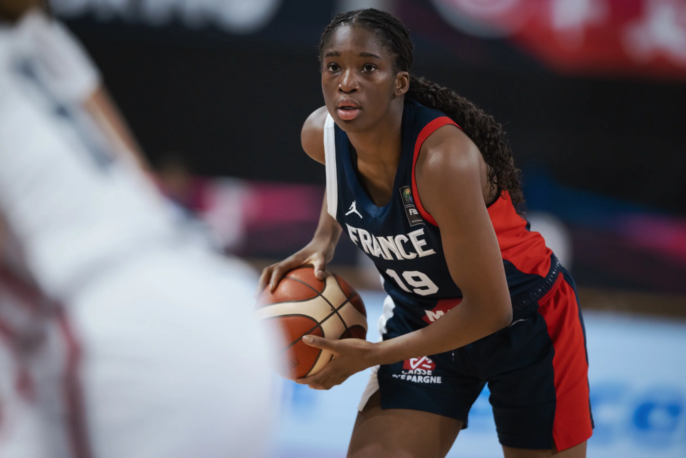 Équipe de France - La FFBB a dévoilé la liste des 15 joueuses retenues pour le prochain rassemblement de l’équipe de France féminine en novembre. Une sélection rajeunie où seules Carla Leite et Migna Touré ont évolué en WNBA cet été.