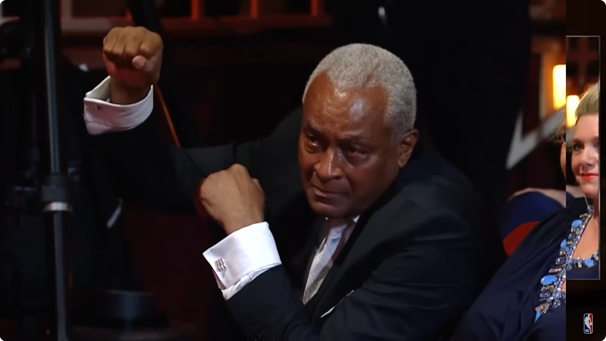 Tony Parker Senior, ici en 2023 lorsque TP a été intronisé au Hall of Fame, est décédé à 70 ans