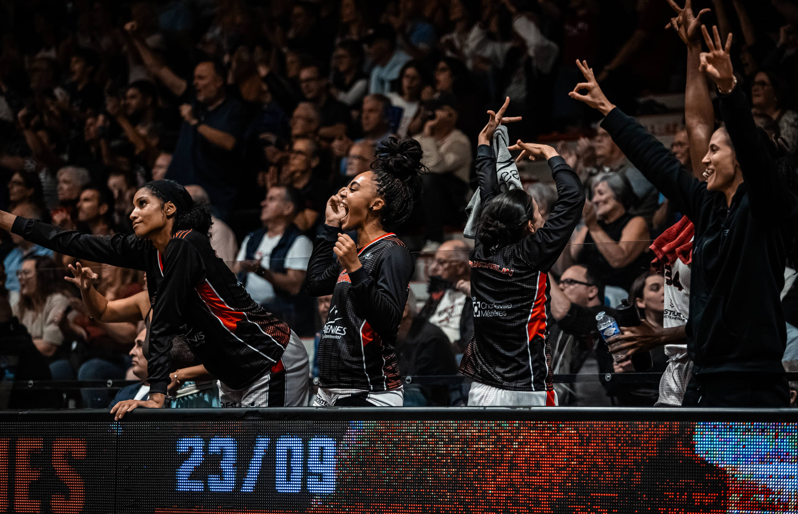 Flammes Carolo Basket players celebrate during their 101-81 win over KP Brno féminin in the EuroLeague Women's 2026-2027 qualifying round.