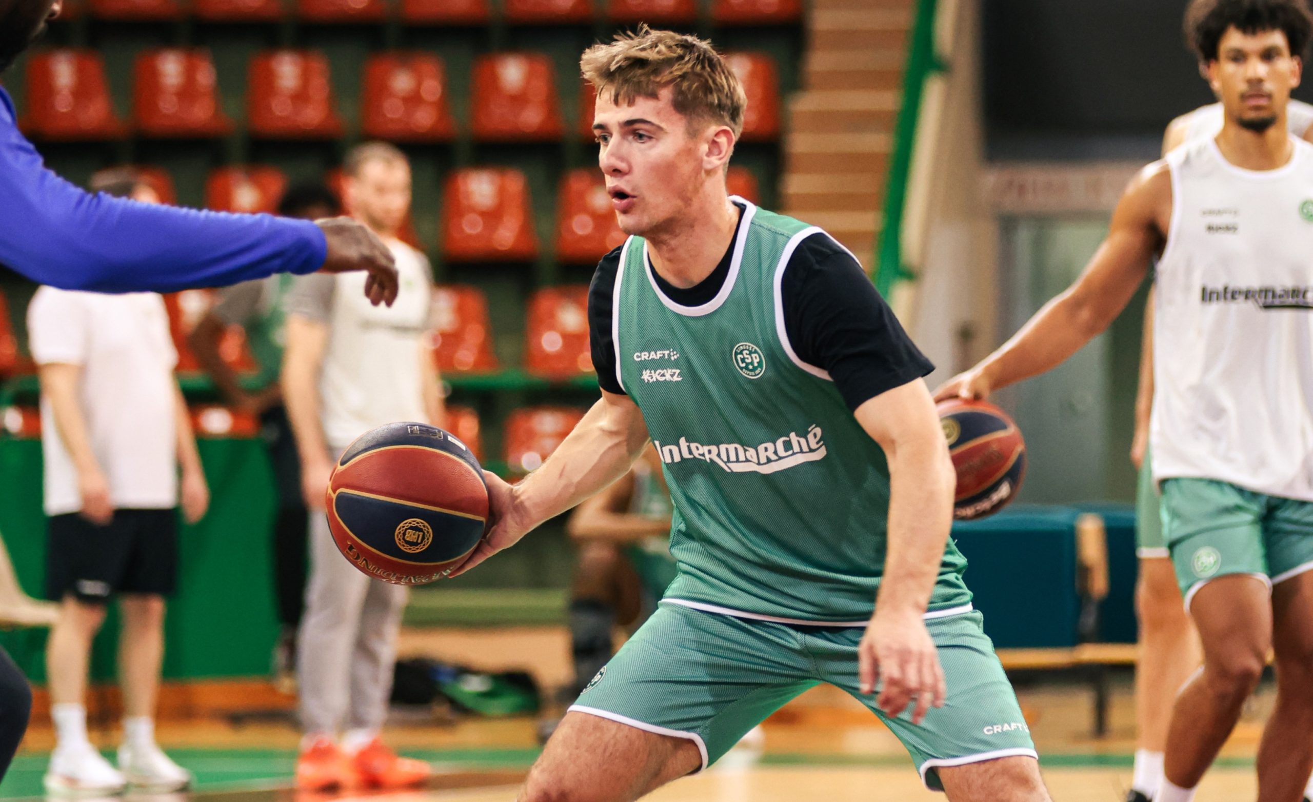 Betclic ELITE - Le Limoges CSP a officiellement qualifié son nouveau meneur Théo Magrit jusqu’au 28 février 2026. Arrivé en tant que remplaçant médical de Vincent Amsellem, l’ancien joueur de Saint-Chamond et Boulazac va découvrir la Betclic ÉLITE sous le maillot d’un club mythique.