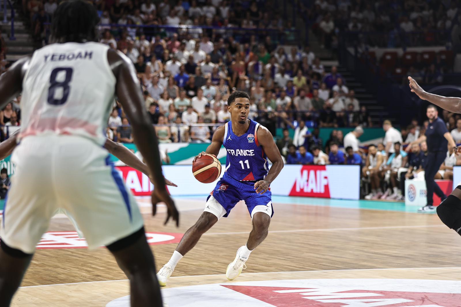 Équipe de France - Théo Maledon a brillé lors de la victoire des Bleus contre la Grande-Bretagne (74-67) ce vendredi 8 août à Pau, en préparation de l’EuroBasket 2025. Le futur joueur du Real Madrid a signé 8 passes décisives en seulement 15 minutes, son record en équipe de France.