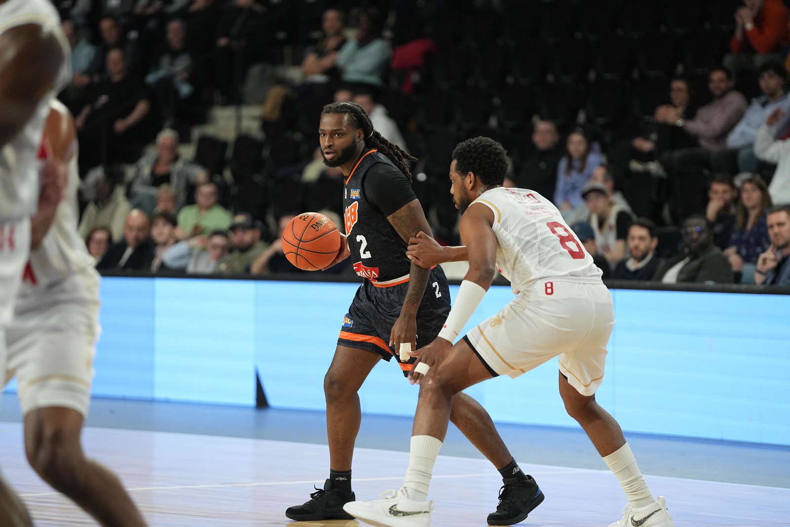 Tray Buchanan a passé 27 points à la défense de l'ASVEL