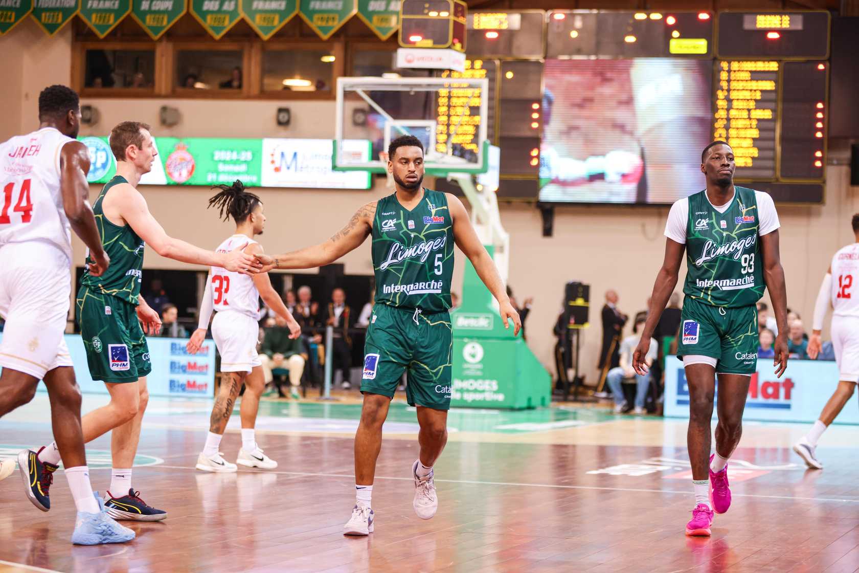 https://cdn.bebasket.fr/resources/images/blog/trevon-bluiett-limoges-1f067a2e-cb85-61ee-9ef4-0386b2408977.jpg