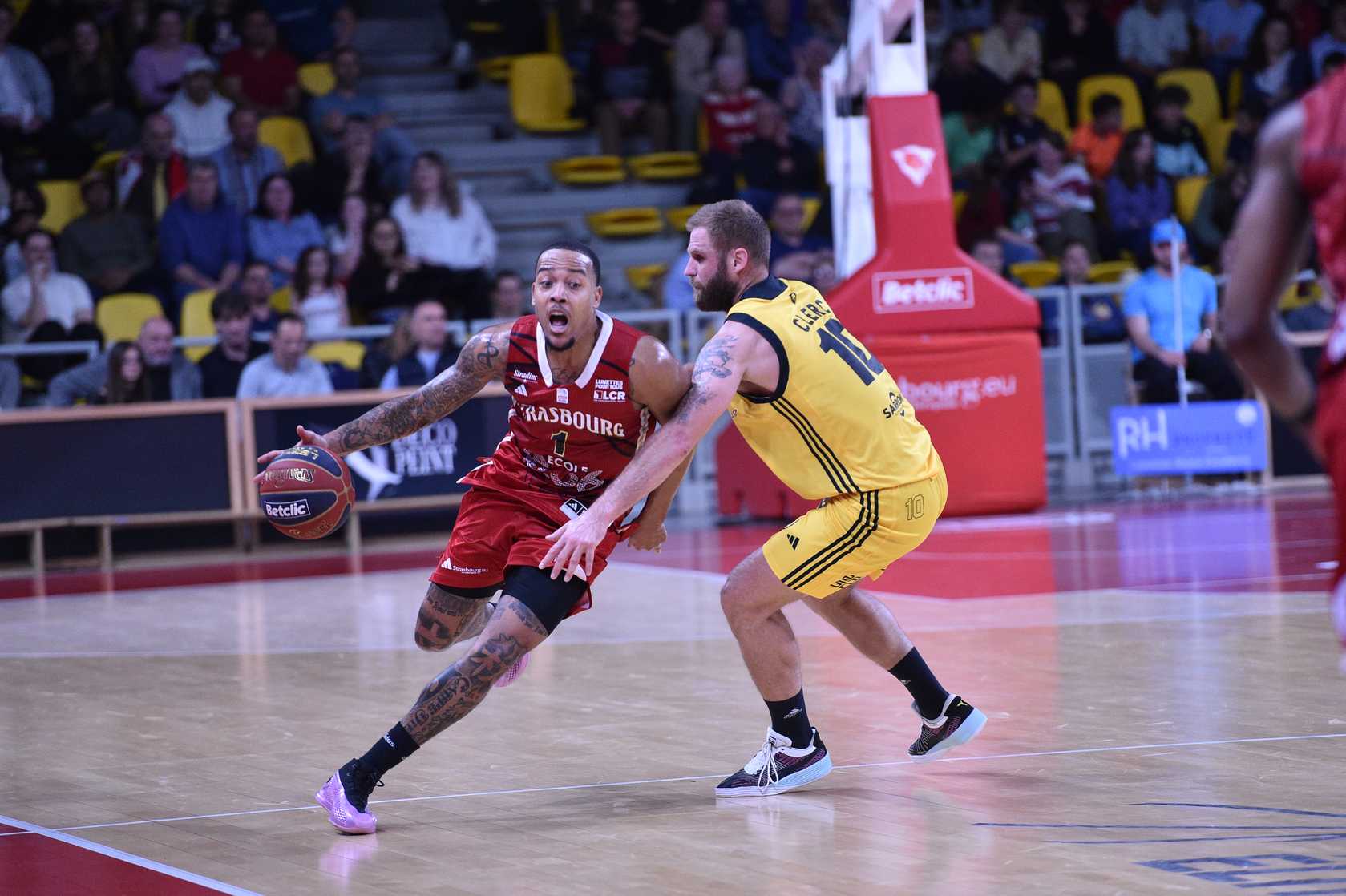 https://cdn.bebasket.fr/resources/images/blog/troy-caupain-a-mene-strasbourg-a-la-victoire-contre-la-rochelle-1f022f12-be69-6eee-aeba-dbdd52811ef0.jpg