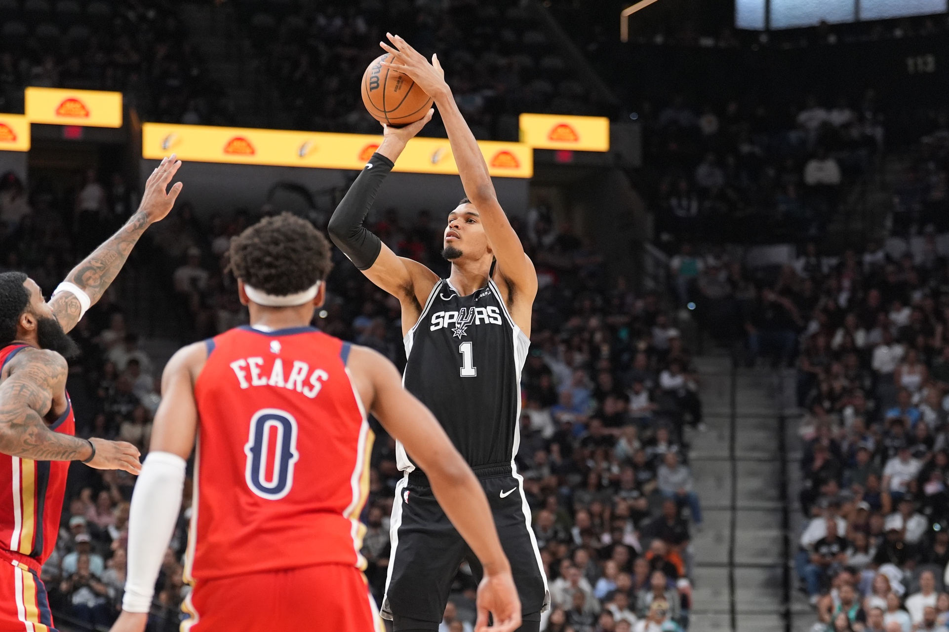 Zaccharie Risacher a porté les Atlanta Hawks lors de la réception des Los Angeles Lakers d'un Luka Doncic discret.