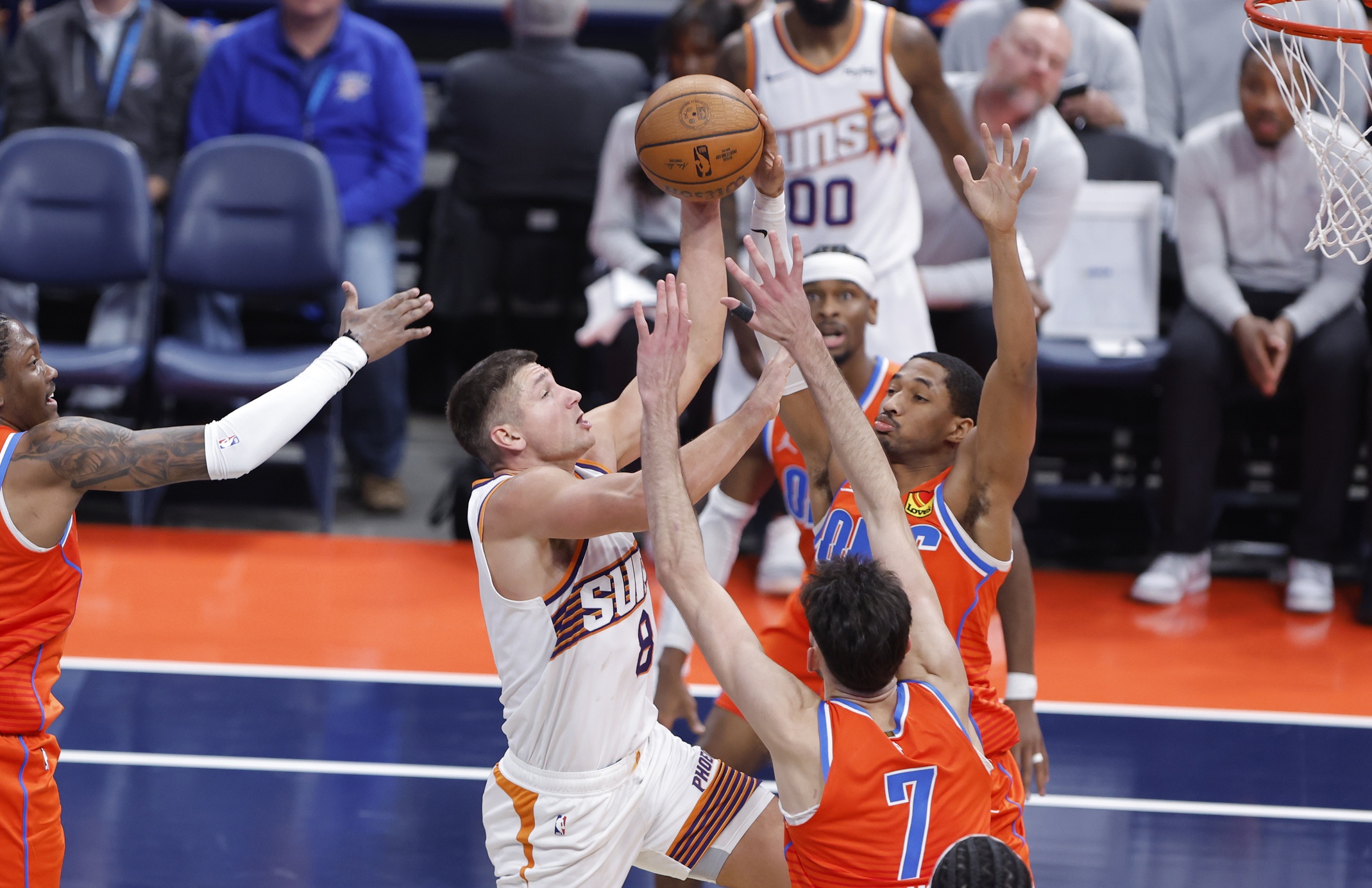 Grayson Allen expulsé après avoir violemment poussé Chet Holmgren en ...
