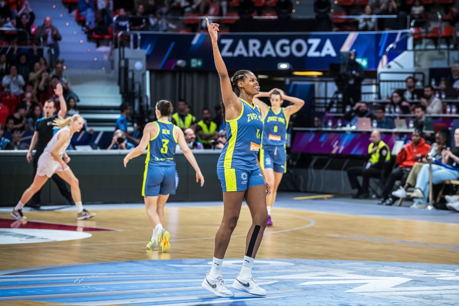 Cruciale dans le succès de l'USK Prague la saison passée, l'ailière tricolore a été nommée capitaine du club champion d'Europe en titre.